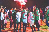 الجزائـر تواصـل التربّـع علـى صـدارة جدول الترتيـــب