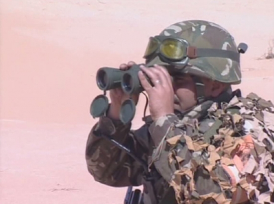 وزارة الدفاع : توقيف 34 مهربا وضبطت مسدسا رشاشا من نوع كلاشنيكوف وكمية من الذخيرة بالجنوب