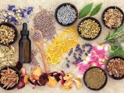 طرق علاجية يشكك فيها العلم ويثمّنها المجتمع