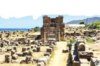 “إيومنيوم”  آثار رومانية صامدة