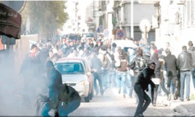هل تنجح المنظمات في حل الأزمة التونسية؟