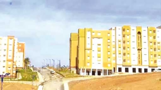 والي جيجل يشـدّد علـى إنهـاء المشاريـع قبـل نهايـة السنـة