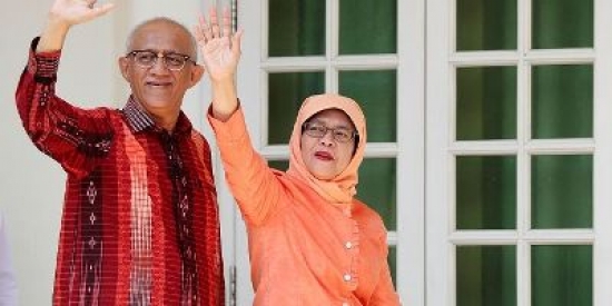حليمة يعقوب أول امرأة تتولى رئاسة سنغافورة
