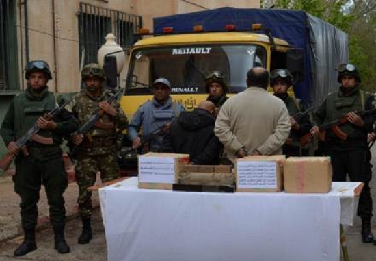 وزارة الدفاع: توقيف ثلاثة تجار مخدرات وحجز أزيد من 100 كلغ من الكيف المعالج بعين الدفلى والنعامة