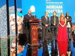 فاسباكو FESPACO ينال جائزة الطبعة الاولى لمريم ماكيبا