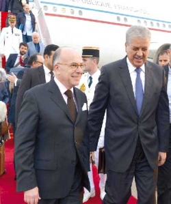 رئيس الوزراء الفرنسي في زيارة عمل إلى الجزائر