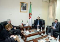 وزير الاتصال كعوان يستقبل سفير إيطاليا بالجزائر