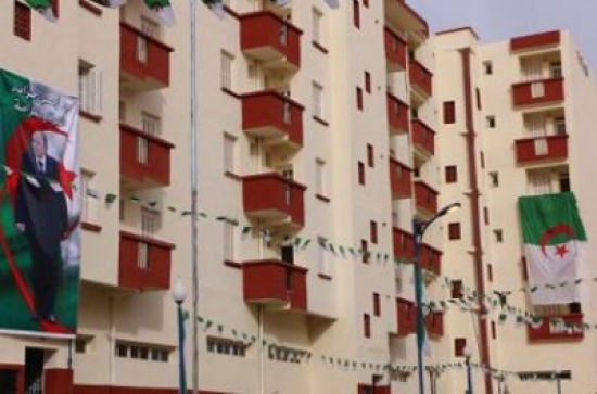 طاقم حكومي يشرف على مراسم تسليم السكنات عبر عدد ولايات الوطن ضمن أكبر ثاني عملية إسكان في تاريخ الجزائر