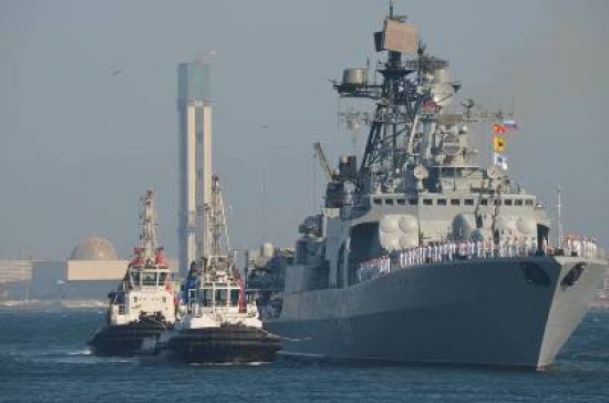 التعاون العسكري الجزائري-الروسي مفرزة سفن حربية روسية تتوقف بميناء الجزائر
