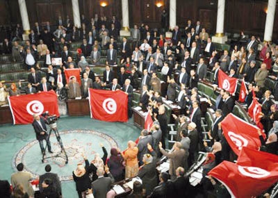 تونس تخرج من عنق الزجاجة . .