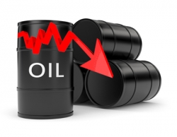 أسعار النفط تتراجع مع زيادة صادرات إيران وارتفاع عدد منصات الحفر الأمريكية