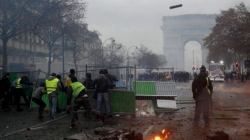 فرنسا: نشر عشرات الآلاف من أفراد الشرطة للتعامل مع احتجاجا &quot;السترات الصفراء&quot; هذا السبت