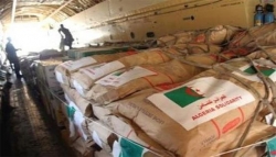 الجزائر تقدم مساعدة إنسانية لليبيا