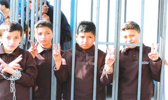160 طفل فلسطيني معتقلون في السجون الصهيونية