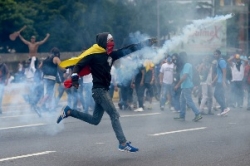 فنزويلا: مقتل 4 أشخاص في مظاهرات جديدة ضد الرئيس نيكولاس مادورو في كاراكاس