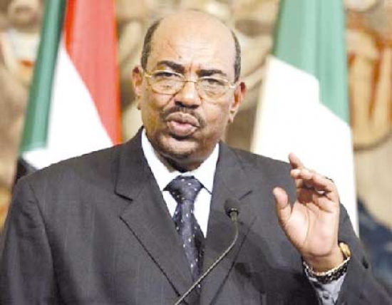 الرئيس السوداني يعد بتلبية مطالب الشباب ويتوعّد المخربين