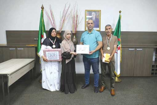 الطالبــة رونق زاني تجني ثمـار نجـاحها