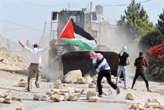 إحياء ذكرى “يوم الأرض” يجذّر رمزية نضال الشعب الفلسطيني