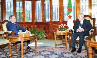 رئيس الدولة يستقبل وزير الخارجية صبري بوقادوم