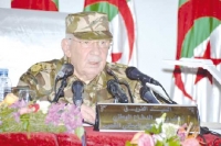 الفريق ڤايد صالح: الجزائر أصبحت قدوة في مكافحة الإرهاب وحماية حدودها