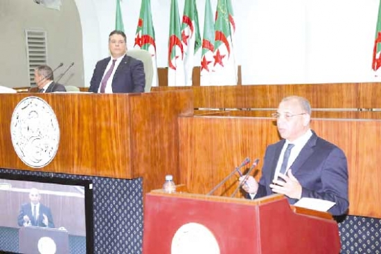 بوشارب: مستقبل الجزائر يبنى بالعلم والعمل