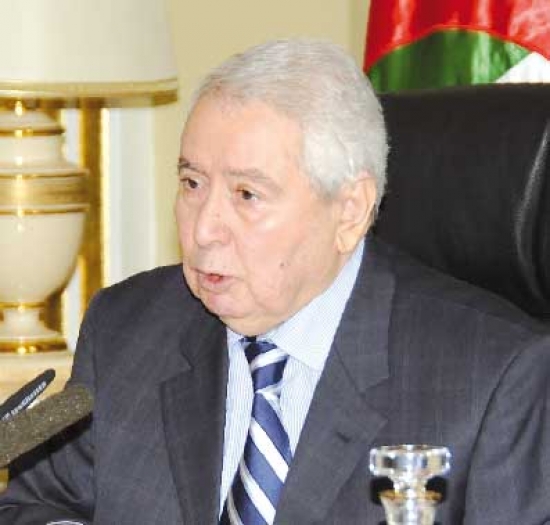 بن صالح يسلم رسالة خطية من الرئيس بوتفليقة إلى الرئيس الليبيري الجديد جورج ويا
