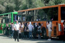 سكان حي 5/4 uv يشتكون من الركن العشوائي لحافلات الطلبة