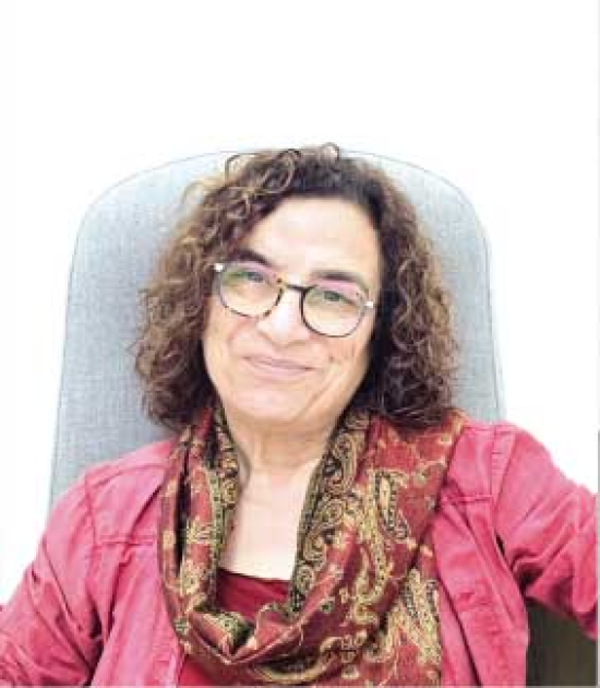 الإنسـان الـذي يفقــد ظلّــه ويخاف لعنـــة الذكريـات
