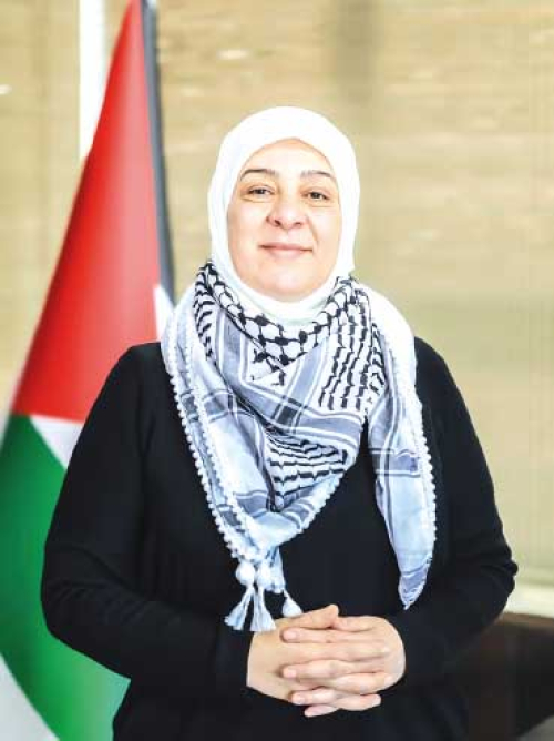 امــرأة بألــف رجـل