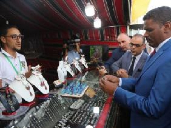 مرموري: قطاع الصناعة التقليدية يمكن المراهنة عليه في دعم موارد الاقتصاد الوطني خارج المحروقات