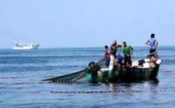 إنقاذ 4 صيادين بعد فقدانهم في عرض البحر بين الشلف ومستغانم