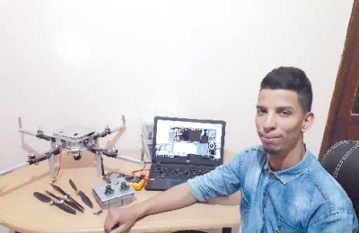 طالب جامعي يبتكر طائرة بدون طيّار