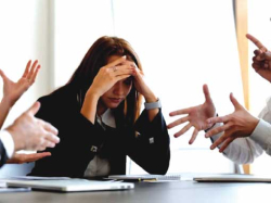 كيـف نحمـي أنفسنـا من دوامة إحباطات الآخرين؟
