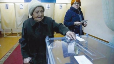 «القرم” تصوت في استفتاء بشأن الانضمام لروسيا