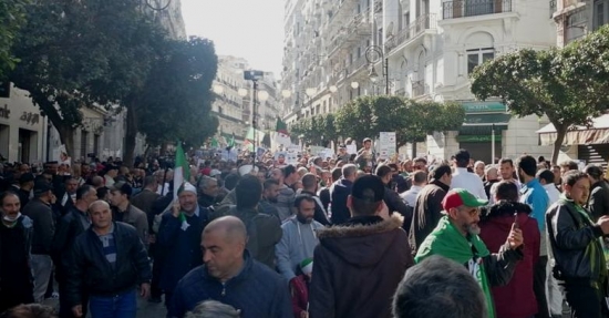 مسيرات الجمعة 49: تجديد المطالبة بإرساء دولة القانون وتعزيز الديمقراطية