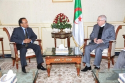 بن صالح يستعرض مع سفير باكستان بالجزائر أهمية بعث ديناميكية جديدة لترقية التعاون الثنائي