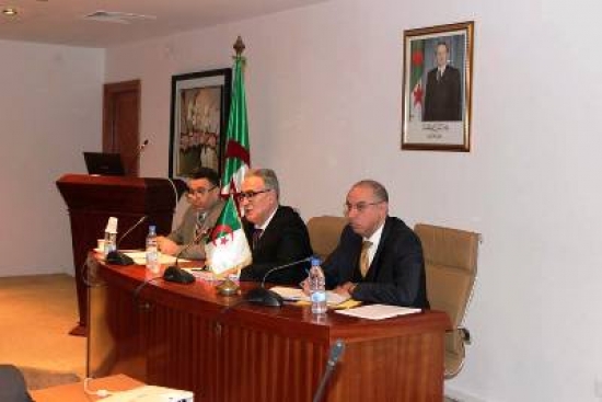 وزارة الصناعة : دخول التوقيع الالكتروني والدفع عبر الانترنت حيز الخدمة من شأنه تحسين ترتيب الجزائر ضمن تصنيف &quot;الدوينغ بيزنس&quot;