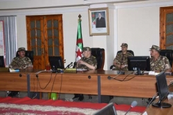 الفريق قايد صالح يؤكد حرص قيادة الجيش الدائم على مواصلة تحسين أداء أفراده