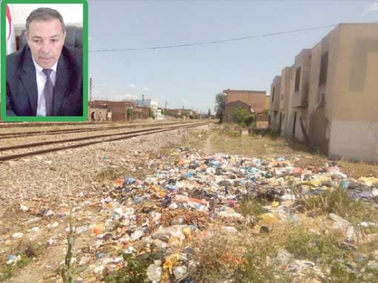 سكان حي «شطيطح» يتسببون في انتشار النفايات وتشويه صورة المدينة