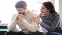 حينما يصبـح كبــت المشاعــر  وسيلـة لبقــاء “الــود”