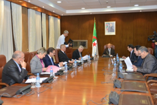 المصادقة على مشروع القانون المحدد للمسؤوليات والوظائف التي تشترط الجنسية الجزائرية دون سواها
