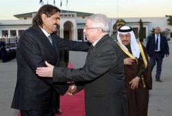 الأمير الوالد القطري الشيخ حمد بن خليفة آل ثاني يختتم زيارة أخوية إلى الجزائر