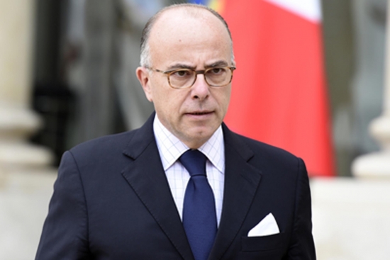 فرنسا: برنار كازنوف يقدم استقالة حكومته رسميا