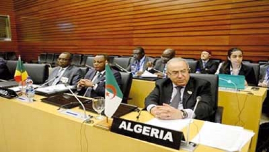 لعمامرة يشارك في قمة مجلس السلم والأمن  الإفريقي
