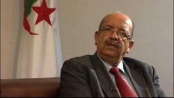مساهل يتحادث مع المارشال خليفة حفتر حول الأزمة الليبية