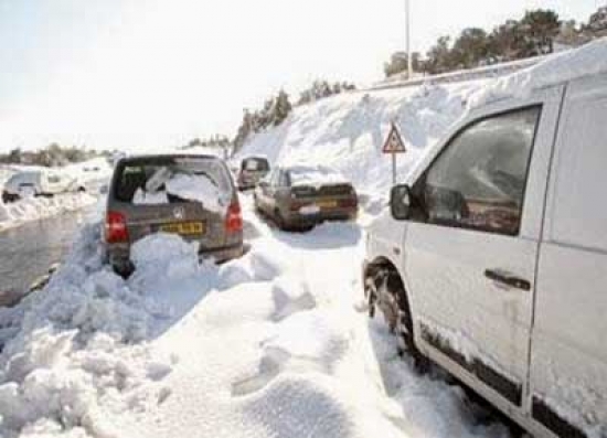 الثلوج تغلق 38 طريقا وطنيا وولائيا أمام حركة المرور