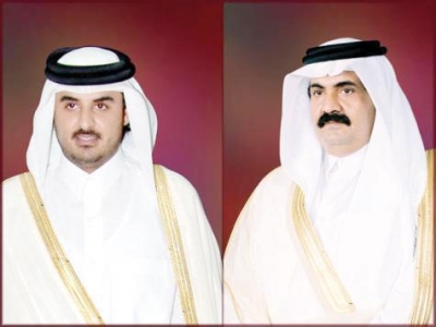 الشيخ حمد بن خليفة يسلم الحكم لنجله تميم