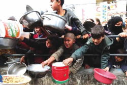 العصابـات الصّهيونية  تبيـد مدينــة غــزة