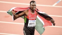 وفاة بطل العالم الكيني في سباق 400م