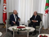رئيس الجمهورية يتحادث على انفراد مع نظيره التونسي